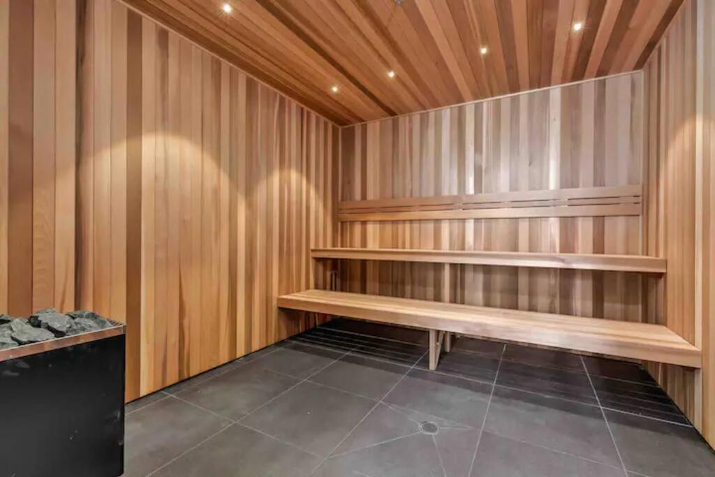 Comfy 2 Bed Apartment In The Heart Of メルボルン エクステリア 写真