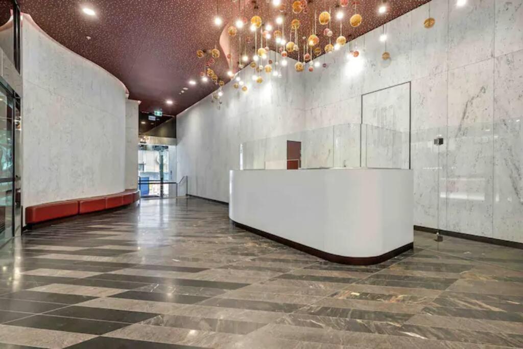 Comfy 2 Bed Apartment In The Heart Of メルボルン エクステリア 写真