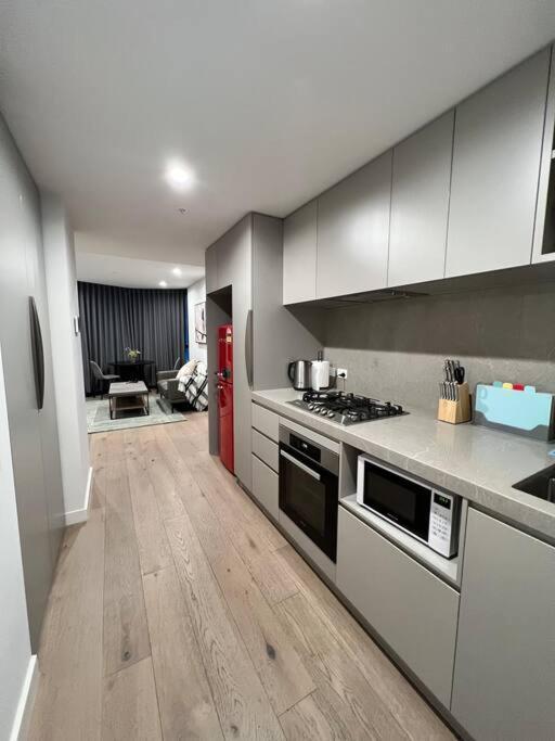 Comfy 2 Bed Apartment In The Heart Of メルボルン エクステリア 写真