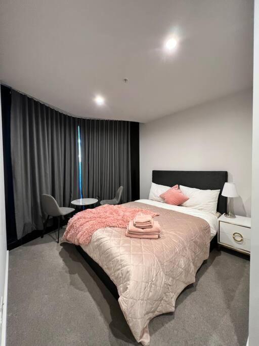 Comfy 2 Bed Apartment In The Heart Of メルボルン エクステリア 写真