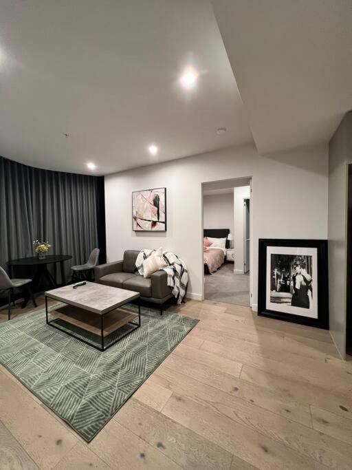 Comfy 2 Bed Apartment In The Heart Of メルボルン エクステリア 写真